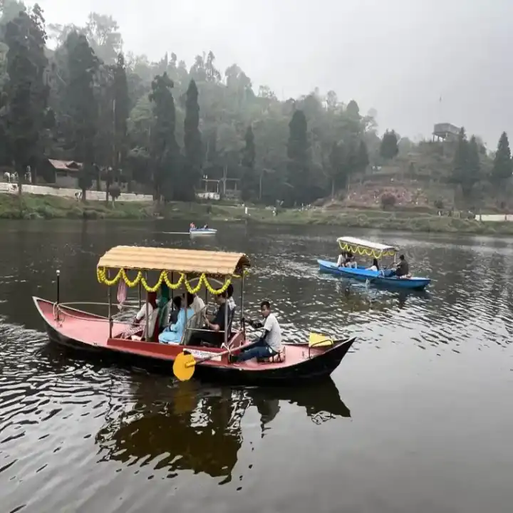 Mirik - Lakeside Serenity